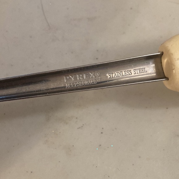 Pyrex Accessories Grabber Spoon - Picture 5 of 5